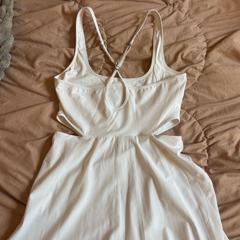 Abercrombie & Fitch Cut Out Traveler Athletic Dress - Picture 5 of 9